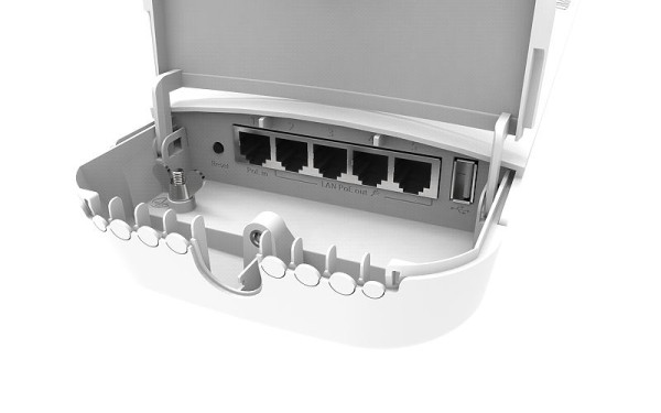 MikroTik RBOmniTikPG-5HacD OmniTik 5 PoE ac with RouterOS L4 with case - Image 2